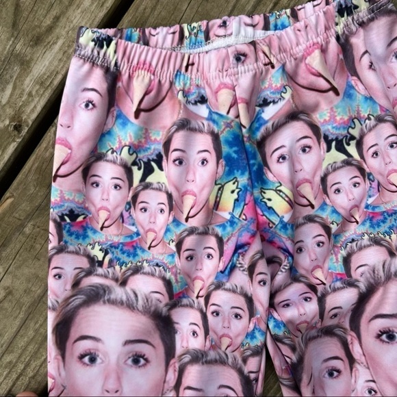 Rare Miley Cyrus Bangerz Tour Ice Cream Leggings Size S - Picture 7 of 8